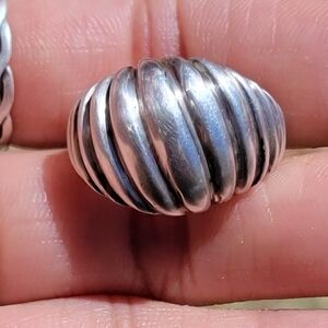 Exquisite vintage modernist ribbed shrimp dome chunky 925 sterling silver ring